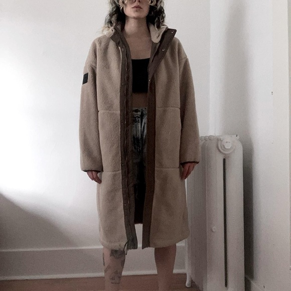 Blackyak Shearling Coat - Picture 4 of 4